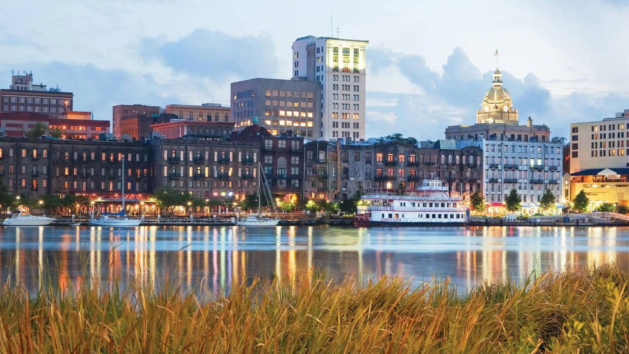 Riverfront Retreats, Downtown * Savannah